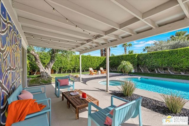439 E Racquet Club Road, Palm Springs, CA 92262