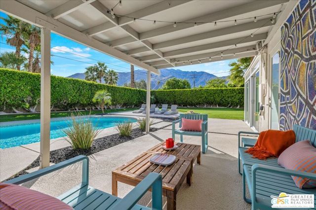 439 E Racquet Club Road, Palm Springs, CA 92262