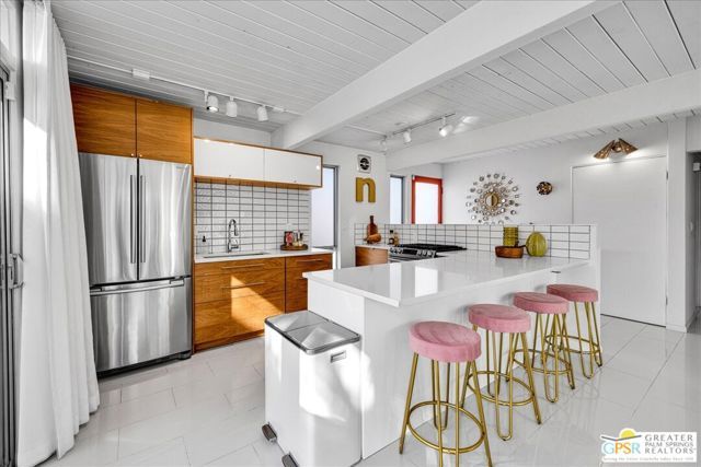 439 E Racquet Club Road, Palm Springs, CA 92262