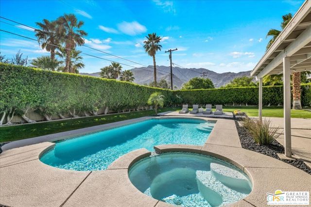 439 E Racquet Club Road, Palm Springs, CA 92262
