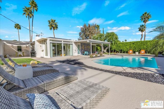439 E Racquet Club Road, Palm Springs, CA 92262