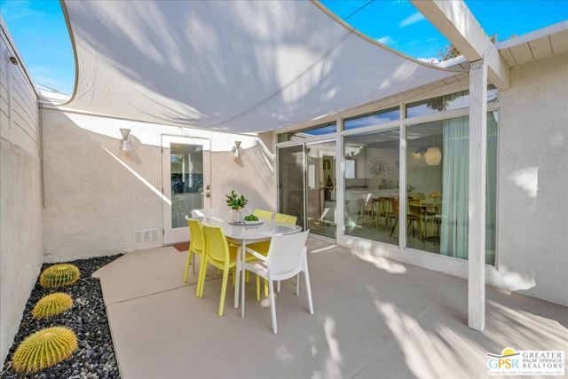 439 E Racquet Club Road, Palm Springs, CA 92262