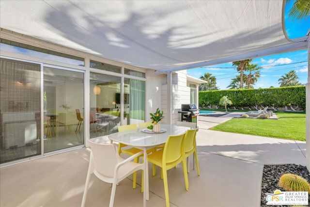 439 E Racquet Club Road, Palm Springs, CA 92262