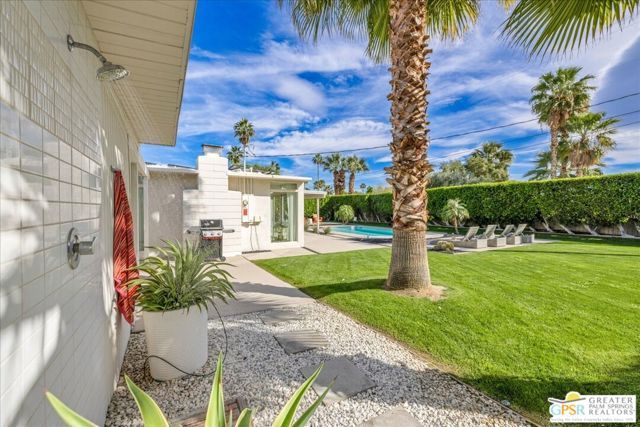 439 E Racquet Club Road, Palm Springs, CA 92262