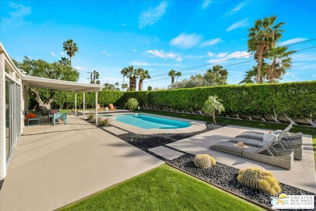 439 E Racquet Club Road, Palm Springs, CA 92262