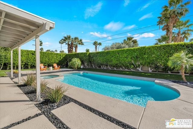 439 E Racquet Club Road, Palm Springs, CA 92262