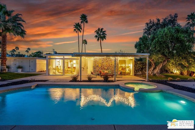439 E Racquet Club Road, Palm Springs, CA 92262
