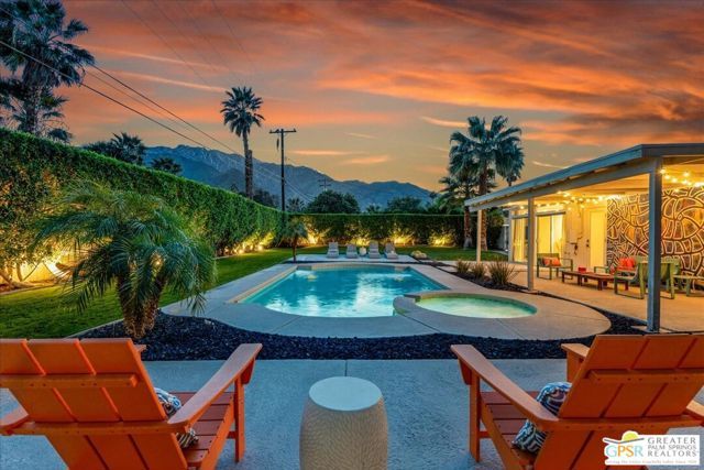 439 E Racquet Club Road, Palm Springs, CA 92262