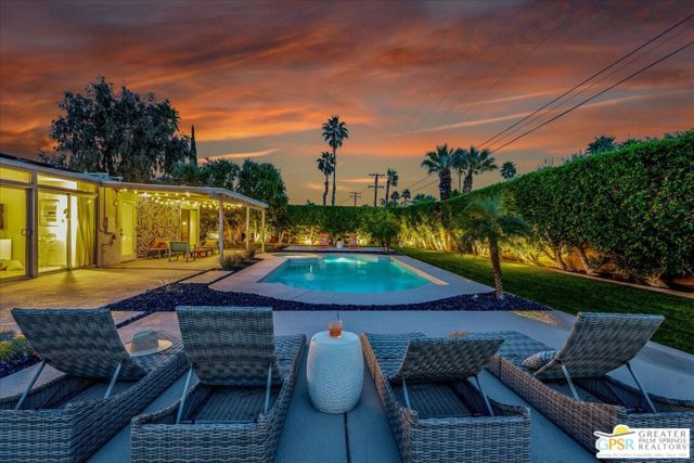 439 E Racquet Club Road, Palm Springs, CA 92262