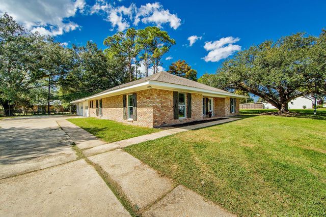 316 Windsor Dr, Thibodaux, LA 70301