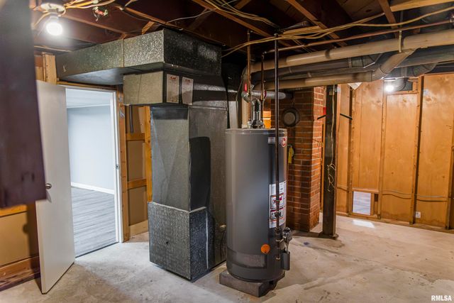 3321 STATE Street, Quincy, IL 62301