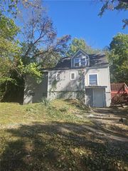 5301 NW Waukomis Drive, Kansas City, MO 64151