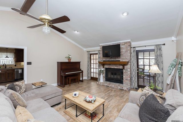 18025 Burnham Way, Greenwell Springs, LA 70739