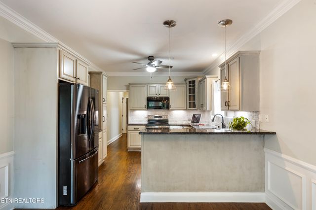 2122 Madison Grove Lane, Knoxville, TN 37922