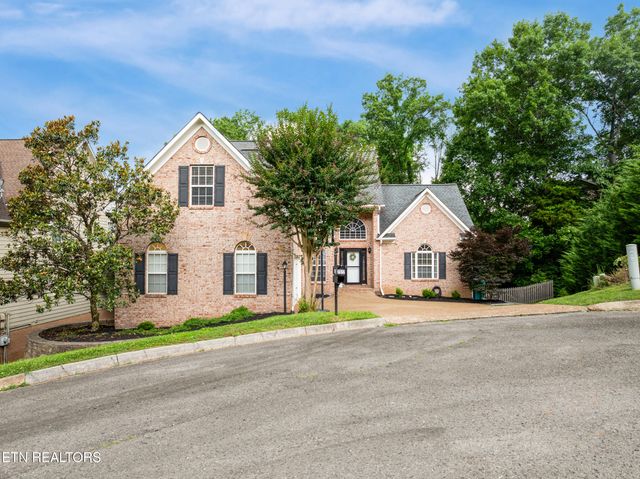 2122 Madison Grove Lane, Knoxville, TN 37922