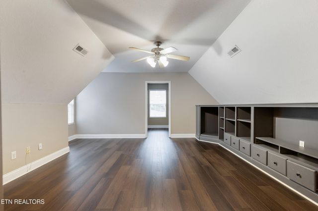 2122 Madison Grove Lane, Knoxville, TN 37922
