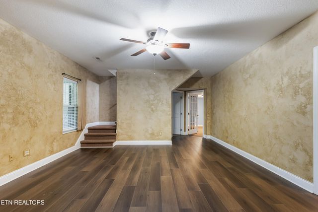 2122 Madison Grove Lane, Knoxville, TN 37922