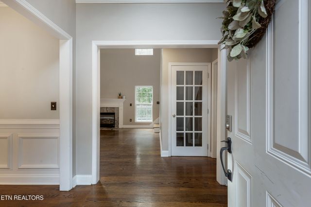 2122 Madison Grove Lane, Knoxville, TN 37922