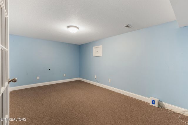 2122 Madison Grove Lane, Knoxville, TN 37922