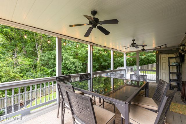 2122 Madison Grove Lane, Knoxville, TN 37922