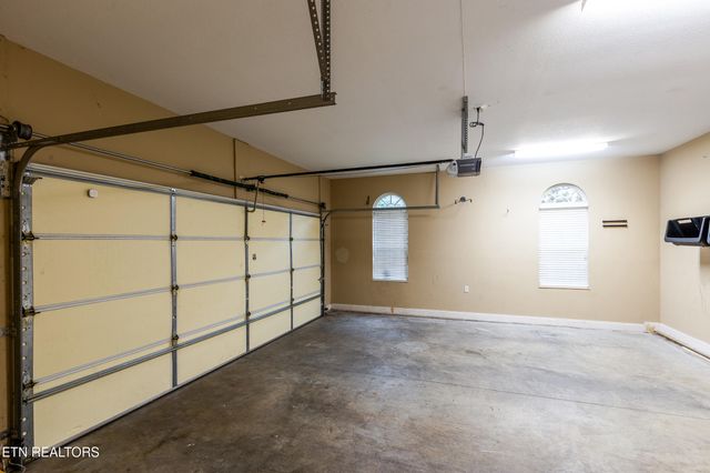 2122 Madison Grove Lane, Knoxville, TN 37922