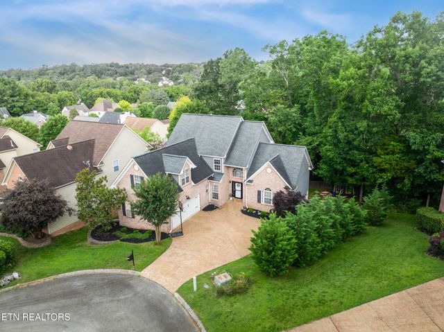 2122 Madison Grove Lane, Knoxville, TN 37922