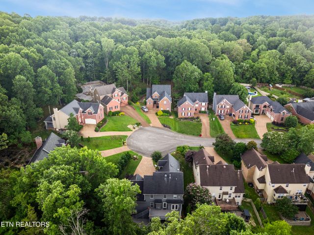 2122 Madison Grove Lane, Knoxville, TN 37922