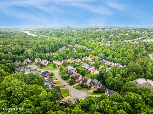 2122 Madison Grove Lane, Knoxville, TN 37922
