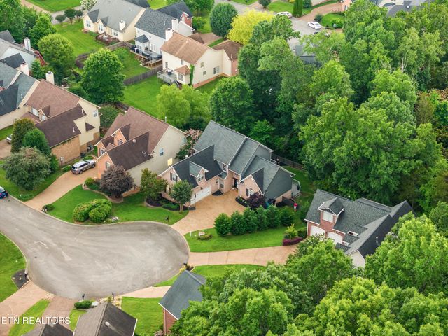 2122 Madison Grove Lane, Knoxville, TN 37922