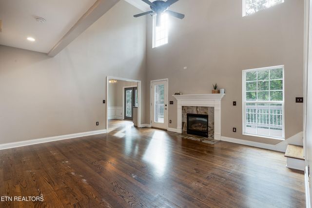 2122 Madison Grove Lane, Knoxville, TN 37922