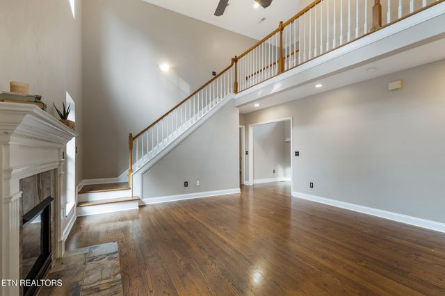2122 Madison Grove Lane, Knoxville, TN 37922