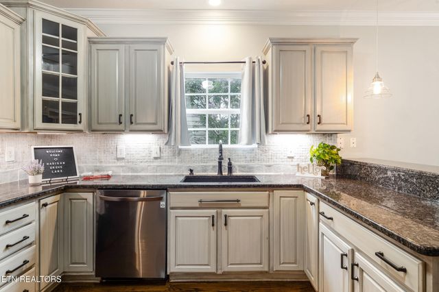 2122 Madison Grove Lane, Knoxville, TN 37922