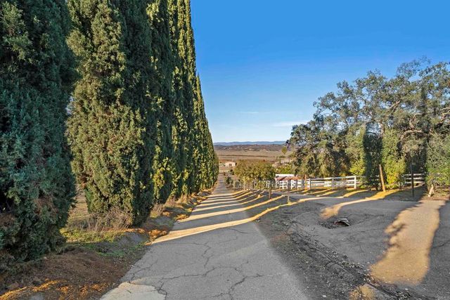 17959 Bluegrass Road, Ramona, CA 92065