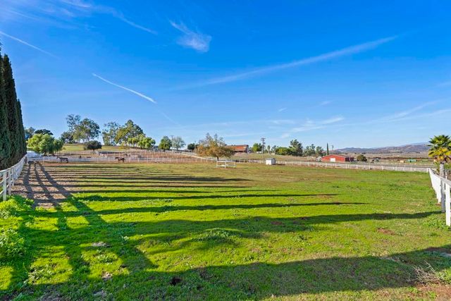17959 Bluegrass Road, Ramona, CA 92065