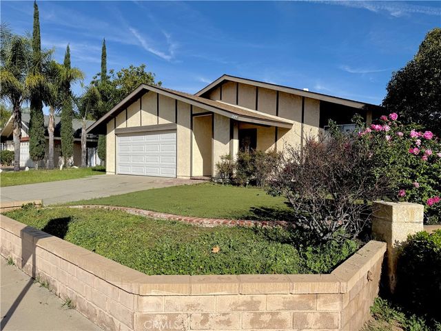 209 Ohio, Lake Elsinore, CA 92530