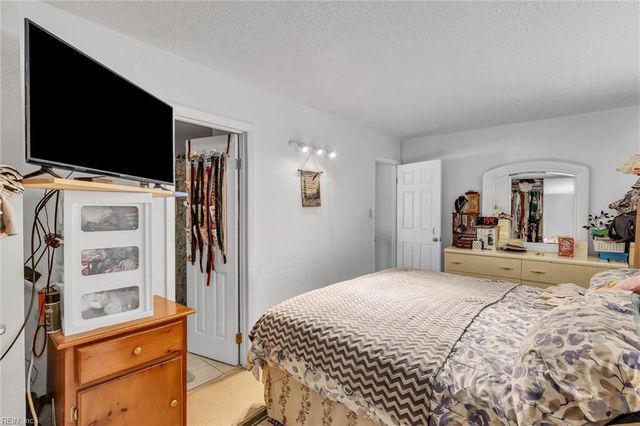 3872 Chimney Creek Dr DR, Virginia Beach, VA 23462