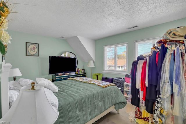 3872 Chimney Creek Dr DR, Virginia Beach, VA 23462