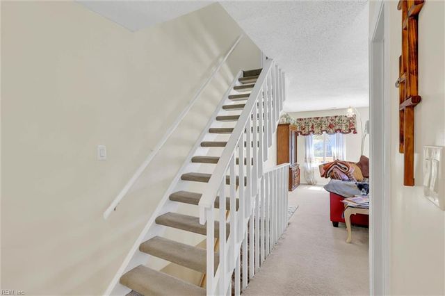 3872 Chimney Creek Dr DR, Virginia Beach, VA 23462