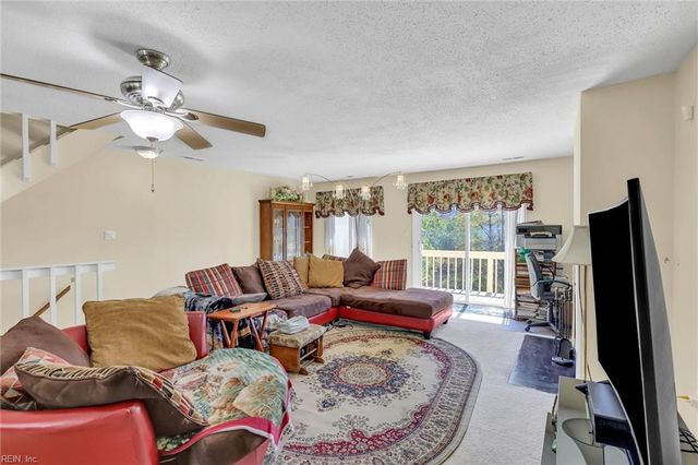 3872 Chimney Creek Dr DR, Virginia Beach, VA 23462