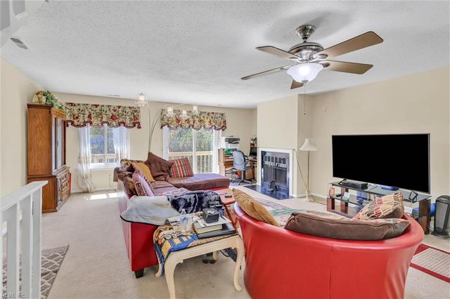 3872 Chimney Creek Dr DR, Virginia Beach, VA 23462