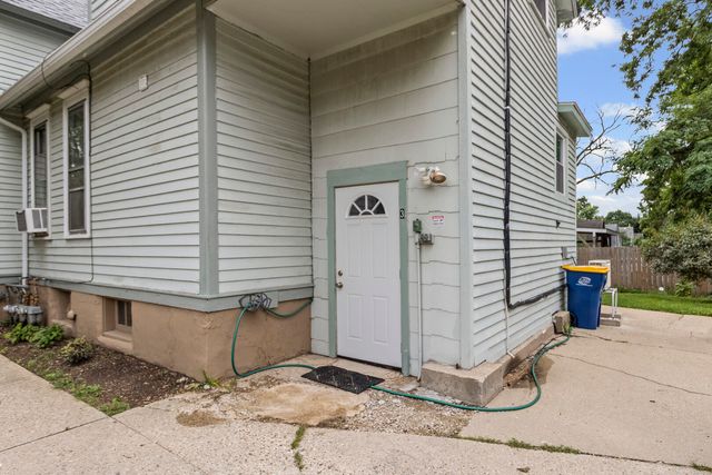 102 S Liberty Street 3, Elgin, IL 60120