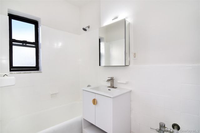 590 E 3rd Street 4C, Mount Vernon, NY 10553