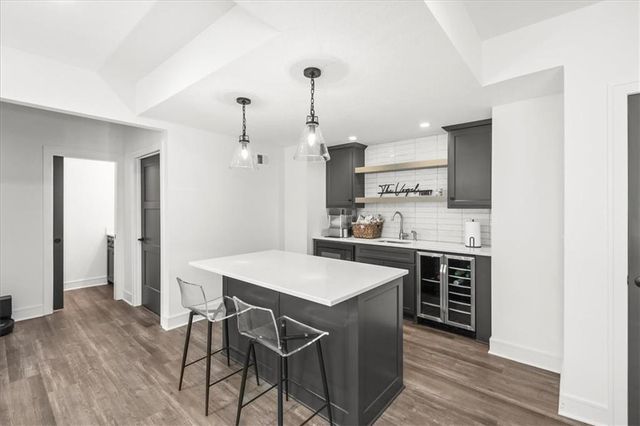 2034 SW Red Barn Lane, Lee's Summit, MO 64082