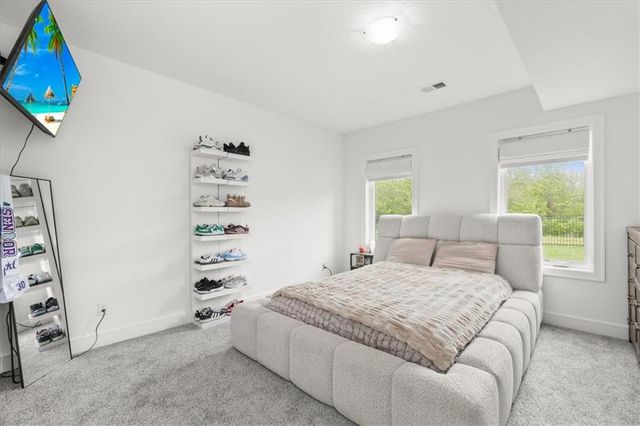 2034 SW Red Barn Lane, Lee's Summit, MO 64082