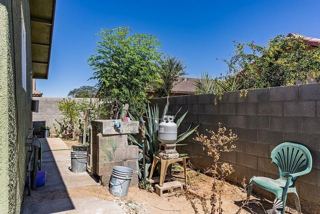 1067 N 4 Dr, San Luis, AZ 85336