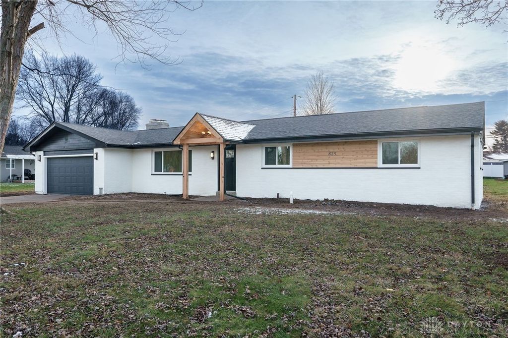 825 Fawcett Drive, Beavercreek, OH 45434