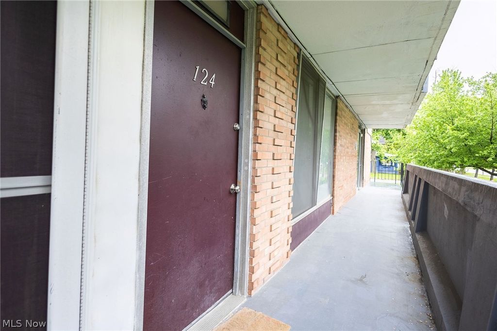 2331 E Market Street 124, Akron, OH 44312