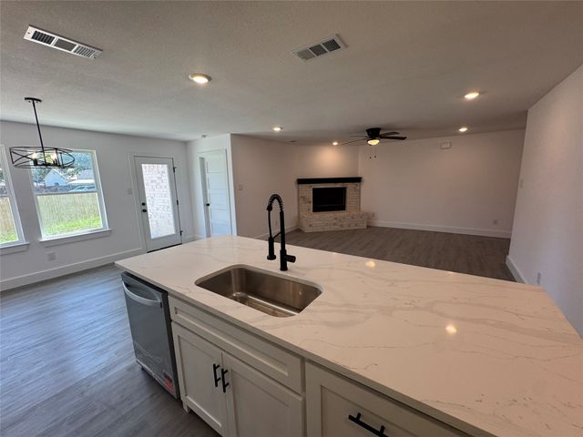 103 Virginia Drive, Palmer, TX 75152