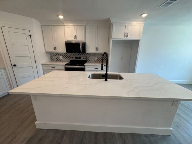 103 Virginia Drive, Palmer, TX 75152
