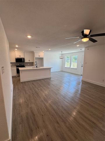 103 Virginia Drive, Palmer, TX 75152